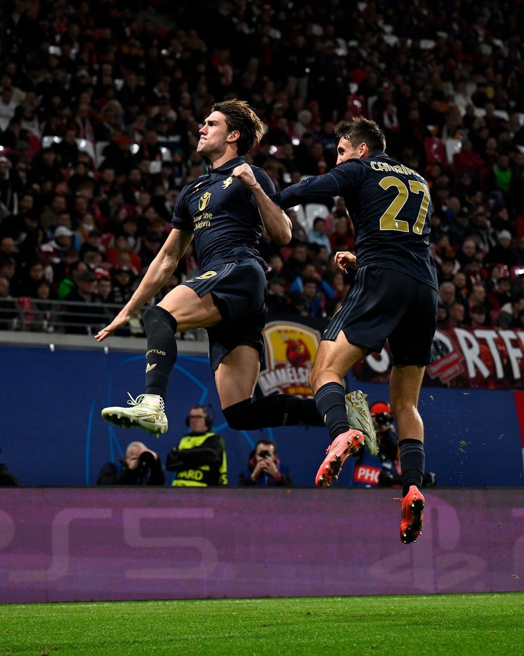 贝博体育欧冠倒计时，尤文图斯转会期刷新队史纪录，细节引发关注，赛场秩序良好，更衣室氛围转暖的简单介绍