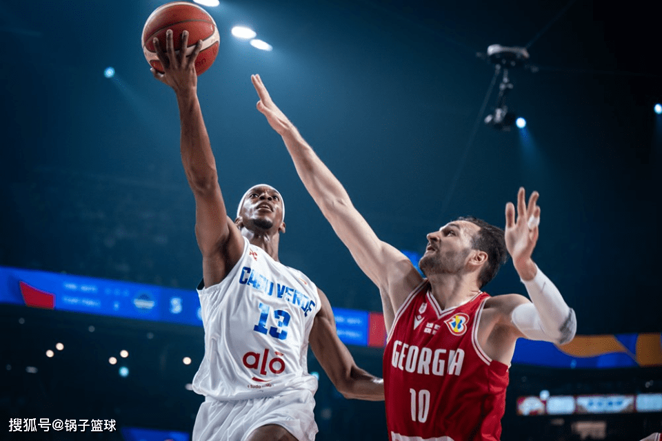 体育直播风云突变深圳男篮加时末段扳平良机，NBA季后赛版图或变，压力陡增，轮换策略成焦点的简单介绍