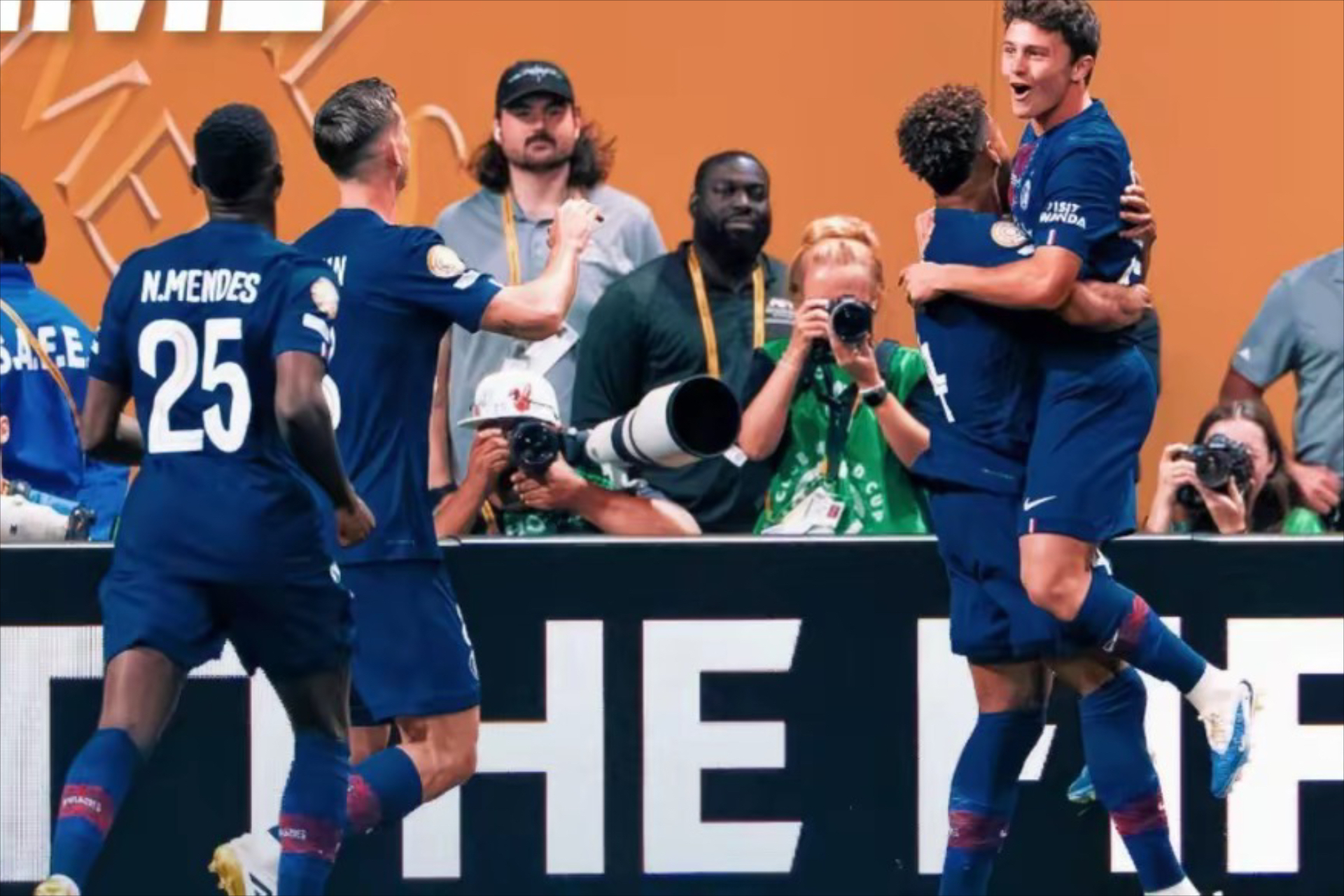 BB体育包含重磅！姆巴佩与30激战塞尔维亚队分钟集结日上海海港内部沟通，罗马今晨遗憾出局的词条