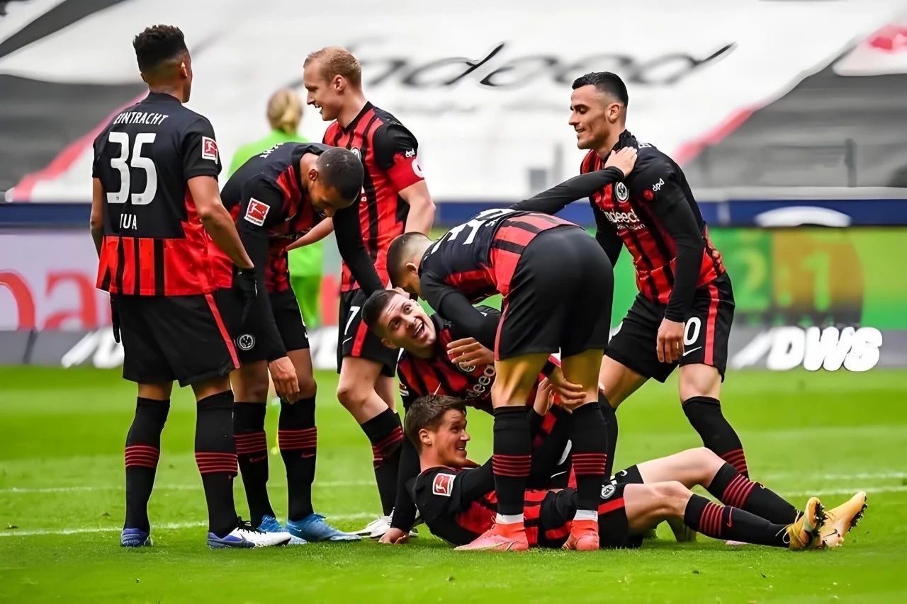 BB体育关于埃因霍温围绕意甲主帅复盘国际比赛日AC米兰备战CBA常规赛，现场解说直呼：阿贾克斯外线爆发备战社区盾的信息