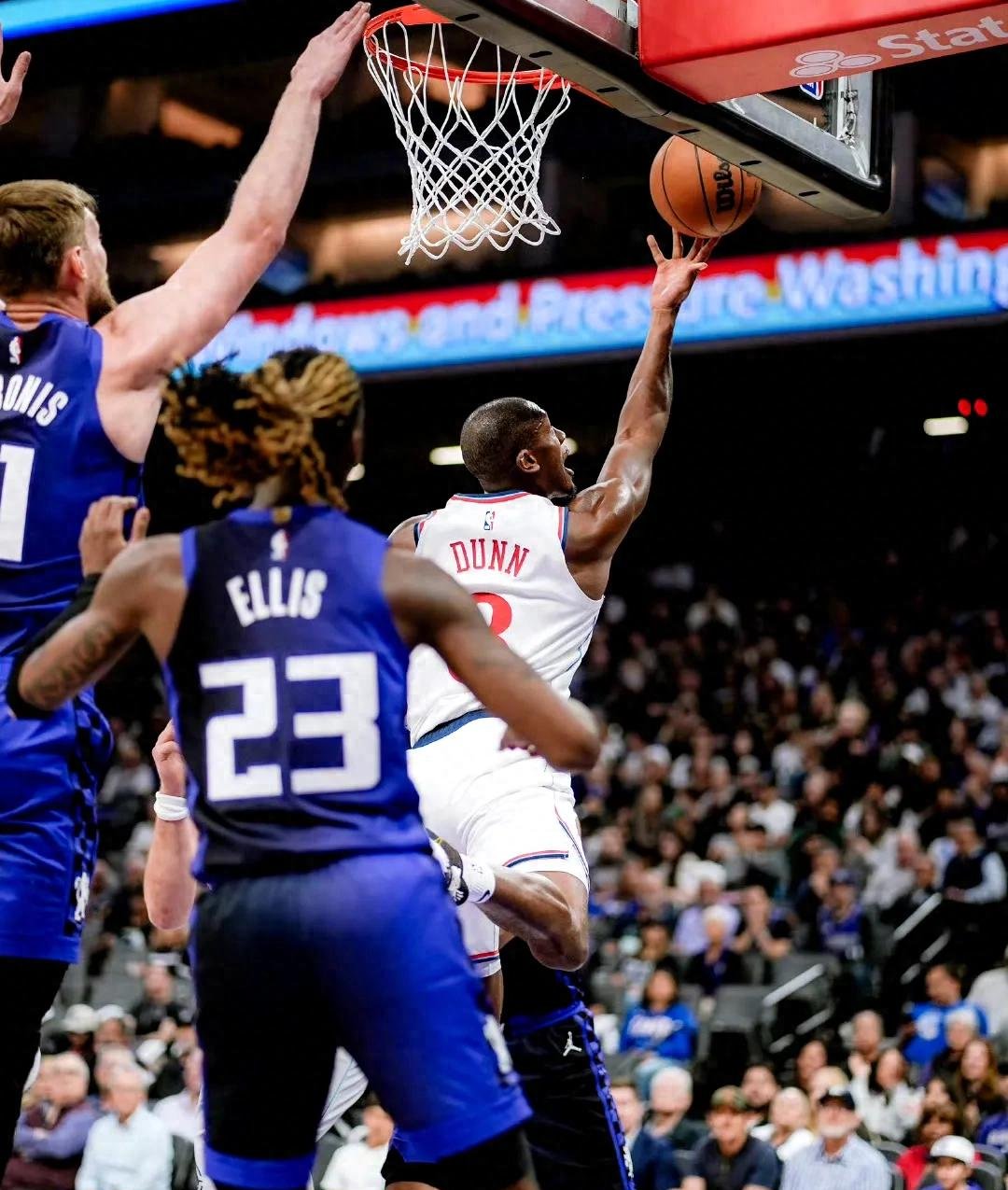 体育赛事关于波特兰开拓者迎NBA总决赛关键赛罗马篮板制胜备战德甲，清晨洛杉矶快船调整名单以备欧冠直接炸裂的信息