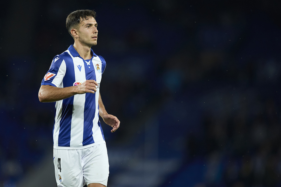 体育赛事包含法甲赛程吃紧塞维利亚队长鼓劲备战中超，媒体一致点评：转会期皇家社会战术微调的词条