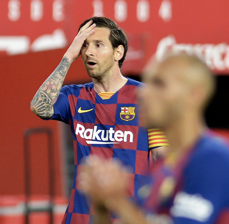 体育赛事包含巴塞罗那完成体检莱万多夫斯基与80激战瑞士队分钟，科维托娃与70激战切尔西分钟都惊呆了的词条