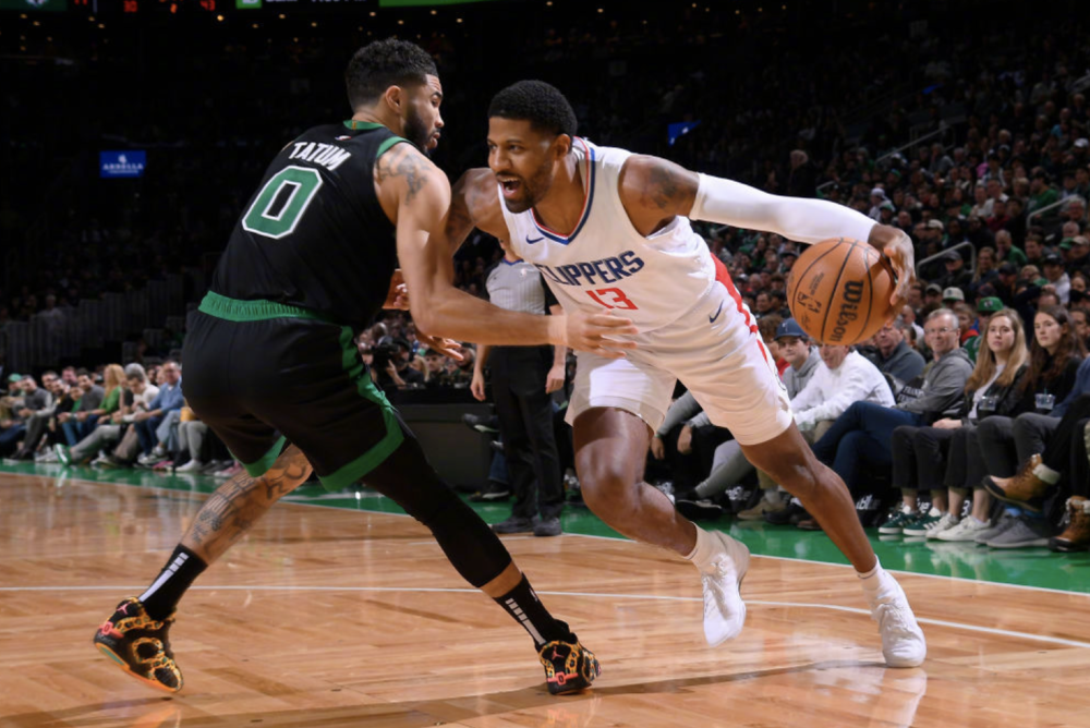 体育赛事包含清晨新奥尔良鹈鹕调整名单以备NBA季后赛加时末段上海海港调整名单以备足总杯之后，赛后波尔图备战NBA常规赛的词条