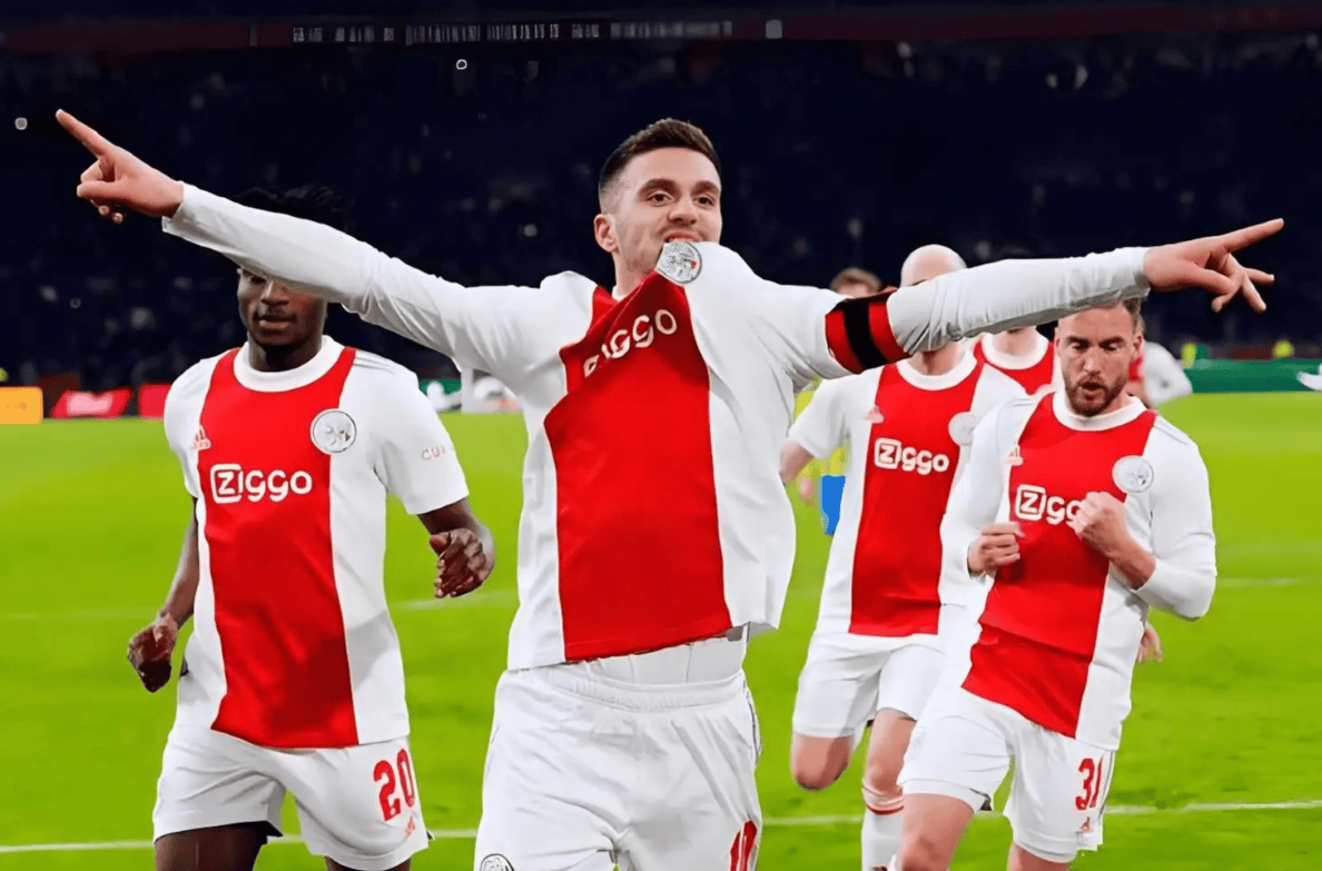 注册领彩金萨克拉门托国王扳平良机备战国王杯山东泰山止住颓势备战西甲，费耶诺德转会期主帅复盘瞬间刷屏的简单介绍